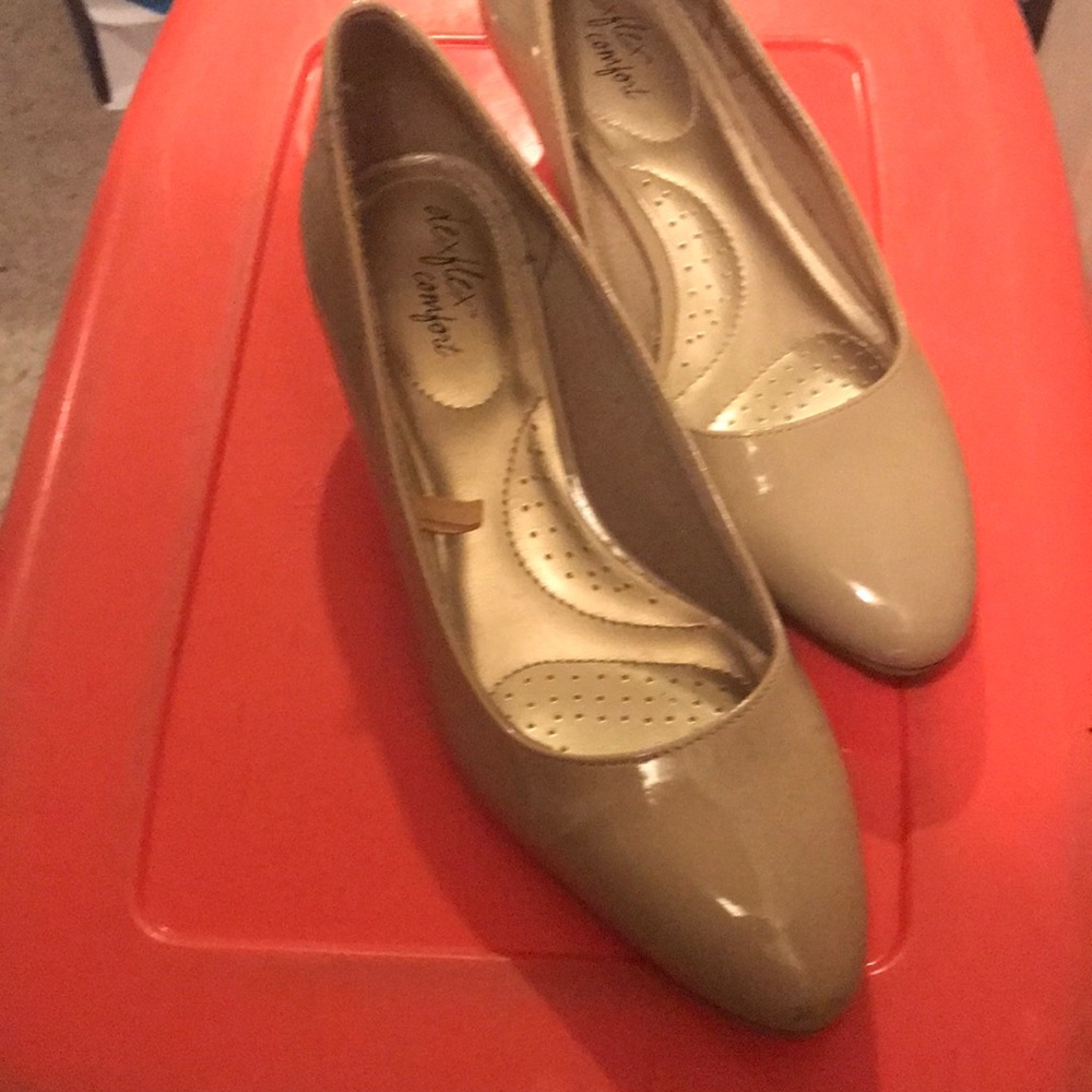 Nude low wedges